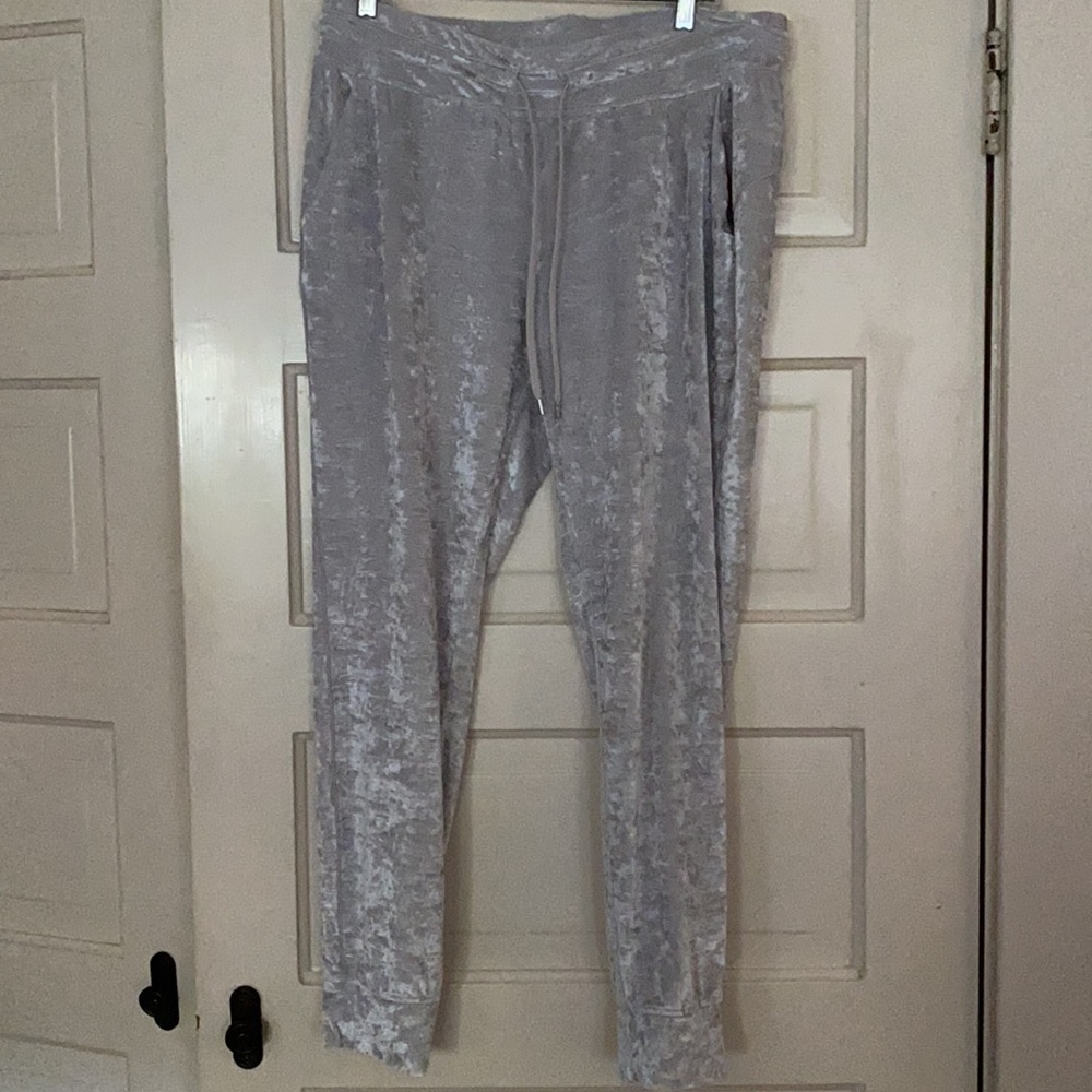 Lululemon crushed velvet Ready to Rulu trackpant